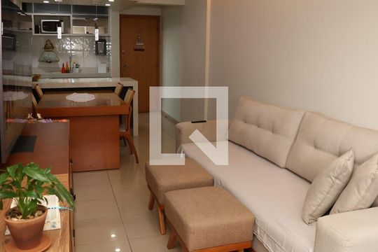 Apartamento à venda com 2 quartos, 72m² em Jardim Goiás, Goiânia