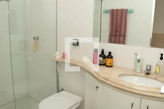 Apartamento à venda com 2 quartos, 72m² em Jardim Goiás, Goiânia