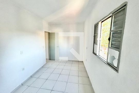 Sala/Quarto de casa à venda com 2 quartos, 50m² em Vila Espanhola, São Paulo