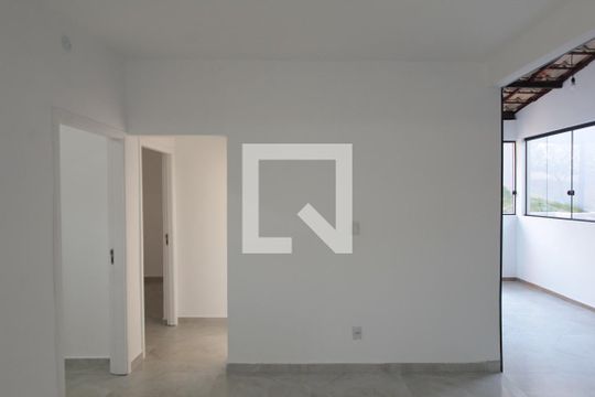 Sala de casa à venda com 3 quartos, 360m² em Céu Anil (justinópolis), Belo Horizonte