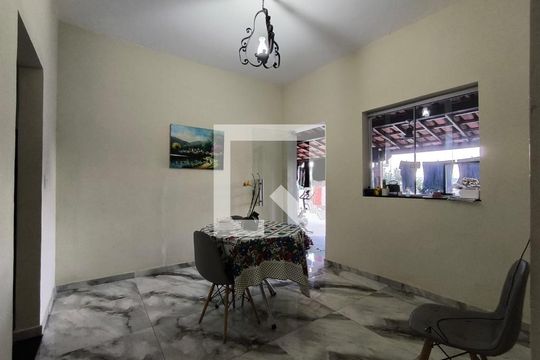 Casa à venda com 4 quartos, 303m² em Floramar, Belo Horizonte