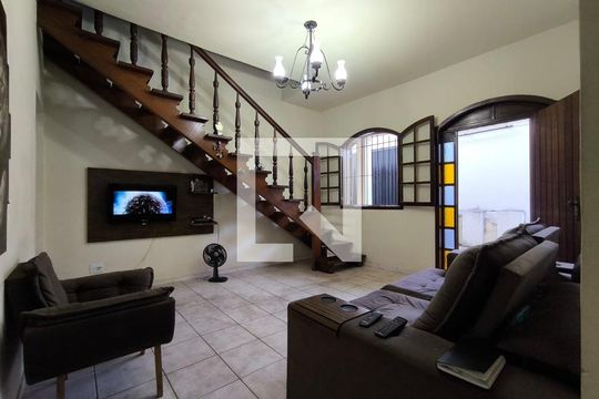Casa à venda com 4 quartos, 303m² em Floramar, Belo Horizonte