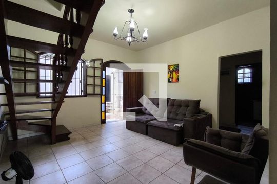Casa à venda com 4 quartos, 303m² em Floramar, Belo Horizonte