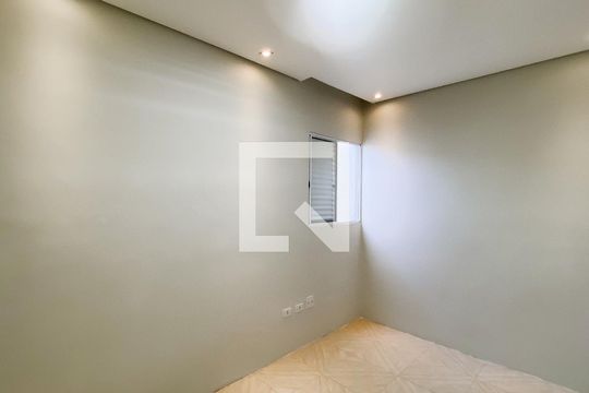 Suite 1 de casa de condomínio à venda com 2 quartos, 52m² em Vila Marieta, São Paulo