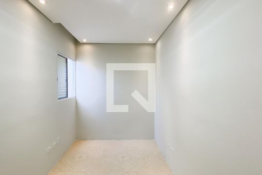 Suite 1 de casa de condomínio à venda com 2 quartos, 52m² em Vila Marieta, São Paulo