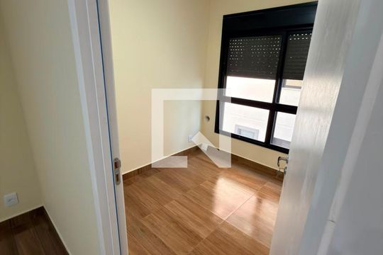 Quarto de apartamento para alugar com 1 quarto, 30m² em Lomba do Pinheiro, Porto Alegre