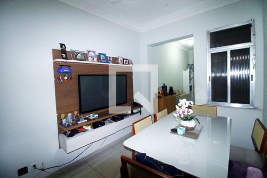 Sala de apartamento à venda com 2 quartos, 72m² em Olaria, Rio de Janeiro
