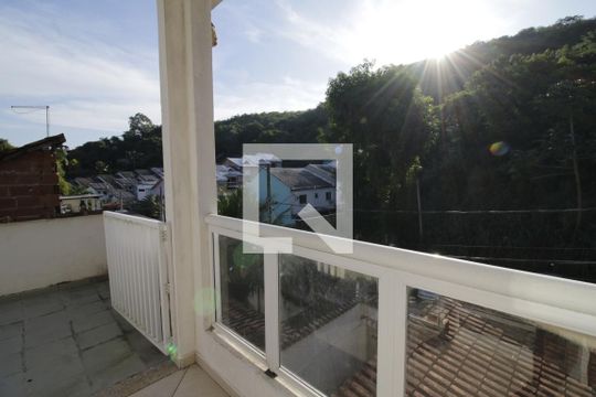 Varanda de casa para alugar com 7 quartos, 381m² em Freguesia (jacarepaguá), Rio de Janeiro