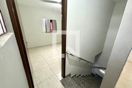 Escada de casa à venda com 2 quartos, 90m² em Jardim Ponte Rasa, São Paulo