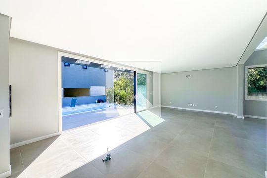 Casa de Condomínio para alugar com 3 quartos, 242m² em Distrito Industrial, Cachoeirinha