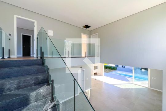 Sala de casa de condomínio para alugar com 3 quartos, 242m² em Distrito Industrial, Cachoeirinha