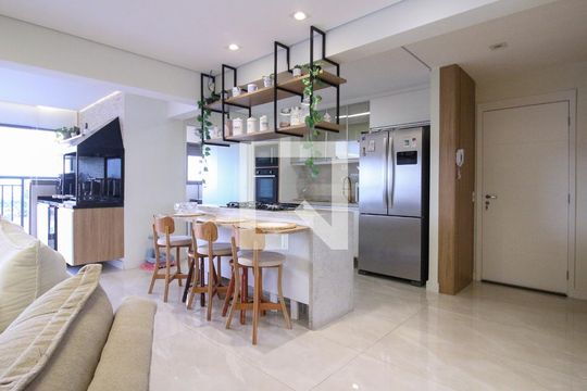 Sala/Cozinha de apartamento para alugar com 3 quartos, 122m² em Vila Independencia, São Paulo