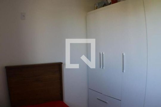 Quarto de apartamento para alugar com 2 quartos, 45m² em Taquara, Rio de Janeiro