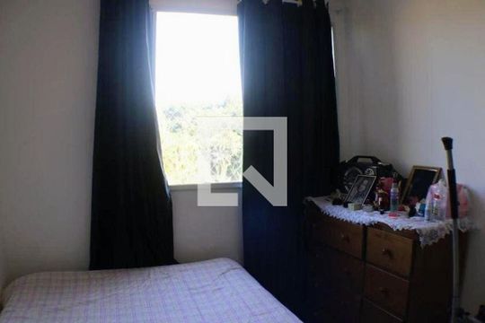 Quarto de apartamento para alugar com 2 quartos, 45m² em Taquara, Rio de Janeiro