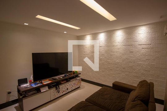 Casa à venda com 4 quartos, 359m² em Conjunto 9, Brasília