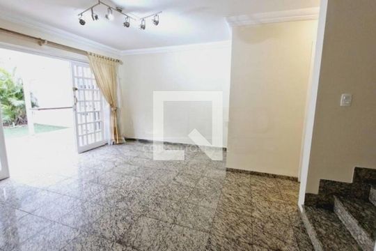 Casa à venda com 4 quartos, 329m² em Jardim Vitoria Regia (Zona Oeste), São Paulo