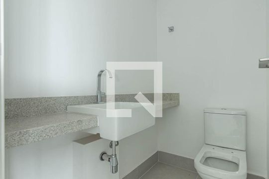 Lavabo de apartamento para alugar com 3 quartos, 186m² em Real Parque, São Paulo