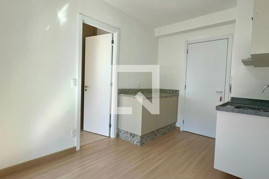 Sala de kitnet/studio para alugar com 1 quarto, 25m² em Pinheiros, São Paulo