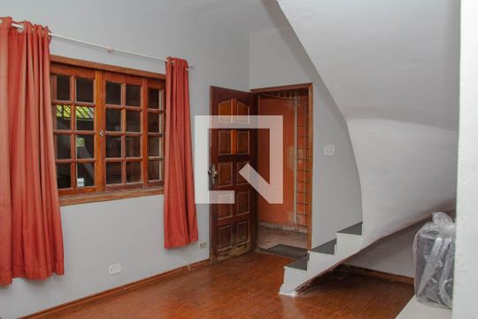Casa à venda com 5 quartos, 175m² em Parque Savoi City, São Paulo