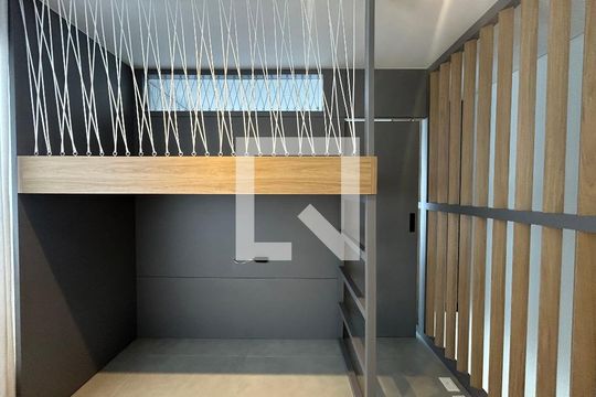 Suite  de apartamento para alugar com 2 quartos, 60m² em Lagoa Pequena, Florianópolis