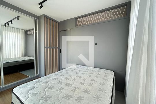 Quarto  de apartamento para alugar com 2 quartos, 60m² em Lagoa Pequena, Florianópolis