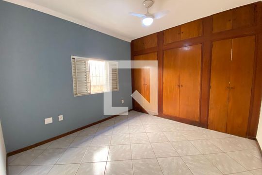 Casa à venda com 3 quartos, 236m² em Paquetá, Belo Horizonte