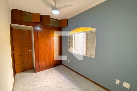 Casa à venda com 3 quartos, 236m² em Paquetá, Belo Horizonte