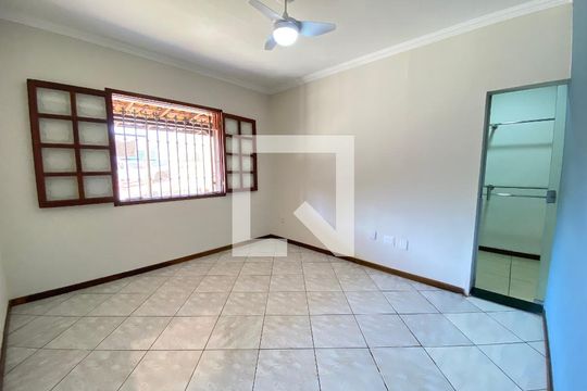 Casa à venda com 3 quartos, 236m² em Paquetá, Belo Horizonte