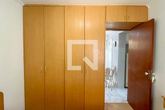 Quarto 1 de apartamento à venda com 2 quartos, 50m² em Alto de Pinheiros, São Paulo