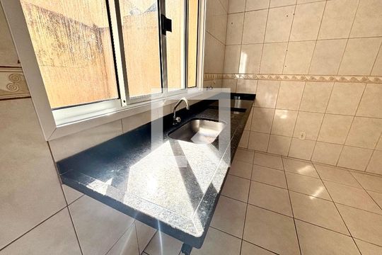 Cozinha  de casa para alugar com 2 quartos, 300m² em Jardim Brasilia, São Paulo