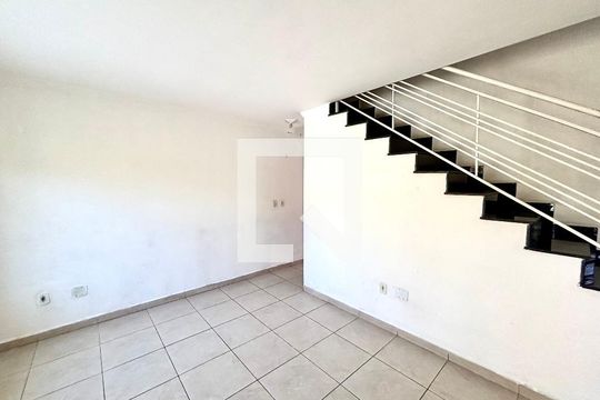 Sala  de casa para alugar com 2 quartos, 300m² em Jardim Brasilia, São Paulo