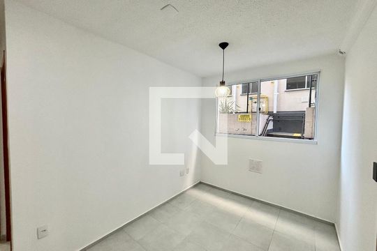 Sala de apartamento para alugar com 2 quartos, 45m² em Lageado, Ferraz de Vasconcelos