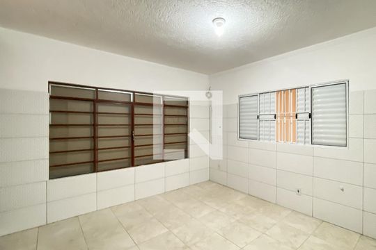 Quarto  de casa para alugar com 1 quarto, 60m² em Jardim Keralux, São Paulo