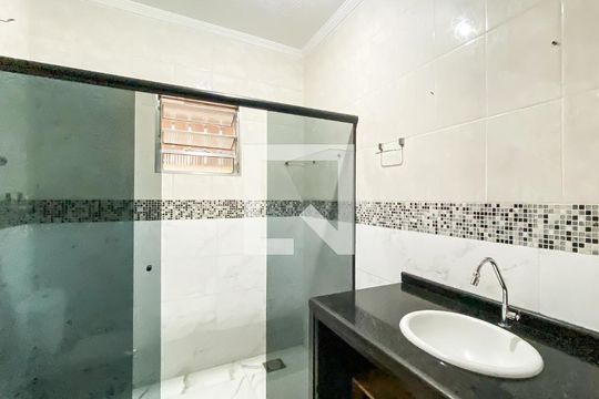 Banheiro  de casa para alugar com 1 quarto, 60m² em Jardim Keralux, São Paulo
