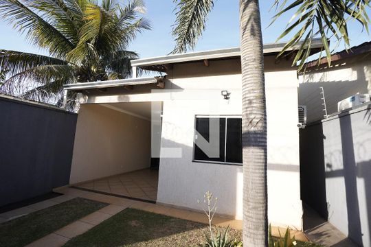 Casa à venda com 3 quartos, 210m² em Jardim Atlântico, Goiânia