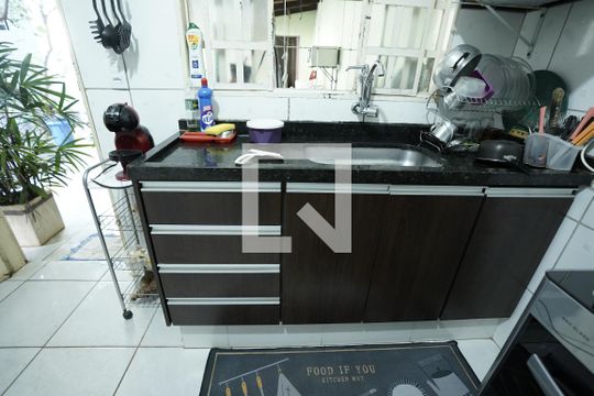 Casa à venda com 2 quartos, 180m² em Jardim Marques de Abreu, Goiânia