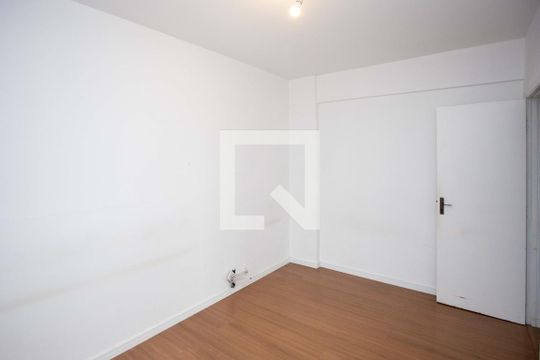 Quarto 1 de apartamento à venda com 2 quartos, 60m² em Jardim Maria Leonor, Diadema
