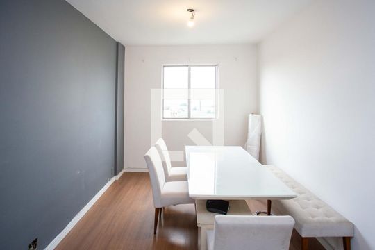Sala de apartamento à venda com 2 quartos, 60m² em Jardim Maria Leonor, Diadema