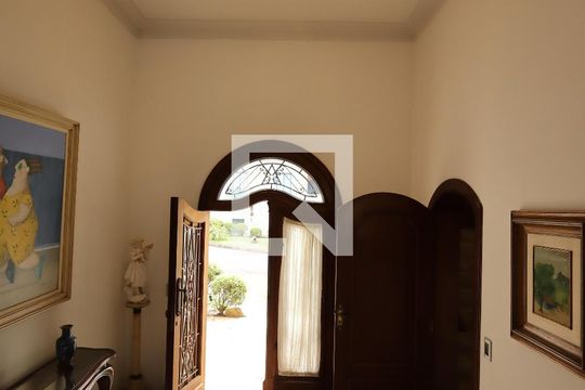 Hall de entrada Sala  de casa de condomínio para alugar com 4 quartos, 853m² em Jardim Petropolis, São Paulo