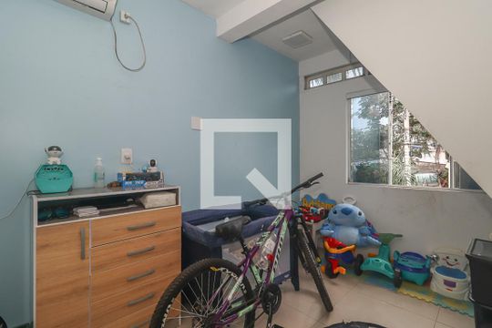 Quarto 2 de apartamento à venda com 6 quartos, 225m² em Costa E Silva, Porto Alegre