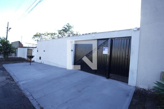 Casa à venda com 3 quartos, 280m² em Setor Faicalville, Goiânia