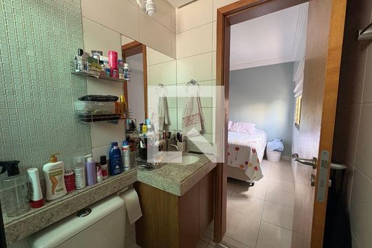 Apartamento para alugar com 3 quartos, 76m² em Parque Amazonia, Goiânia