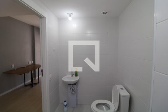 Banheiro de kitnet/studio para alugar com 1 quarto, 31m² em Jardim Independência (são Paulo), São Paulo