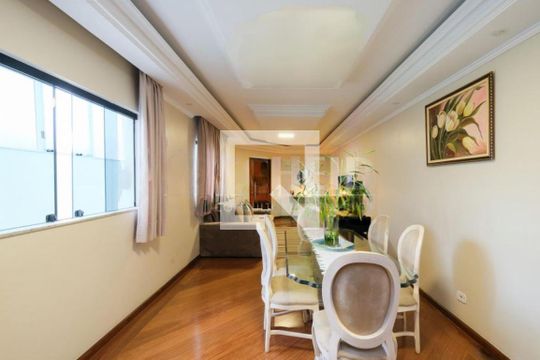 Casa à venda com 3 quartos, 241m² em Vila do Castelo, São Paulo