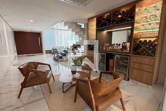 Adega de casa de condomínio à venda com 5 quartos, 510m² em Residencial Granville, Goiânia