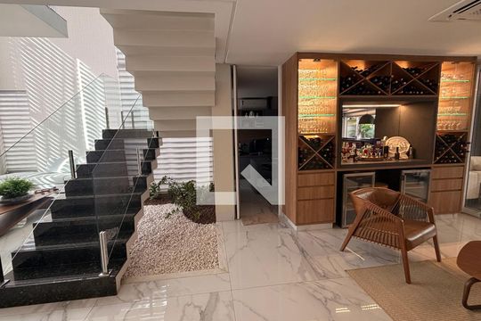 Escada de casa de condomínio à venda com 5 quartos, 510m² em Residencial Granville, Goiânia