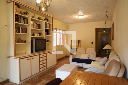 Sala de casa à venda com 4 quartos, 248m² em Jardim Maraba, São Paulo