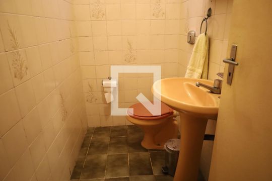 Banheiro de casa à venda com 4 quartos, 248m² em Jardim Maraba, São Paulo