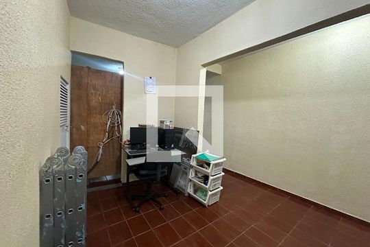 Escritório de casa para alugar com 3 quartos, 250m² em Jardim Mutinga, Barueri