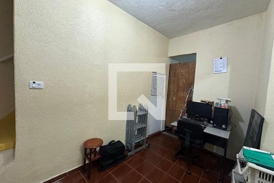 Escritório de casa para alugar com 3 quartos, 250m² em Jardim Mutinga, Barueri